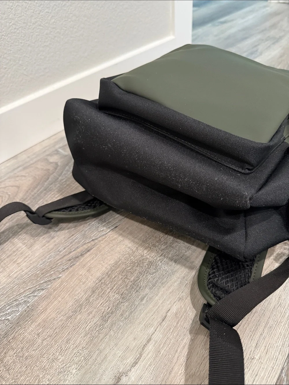 NWOT Rains Trail Cargo Olive Green Utility Backpack unisex WATERPROOF